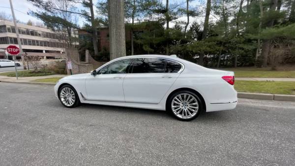 2019 BMW 750i xDrive - - by dealer - vehicle for sale in Great Neck, NY – photo 12