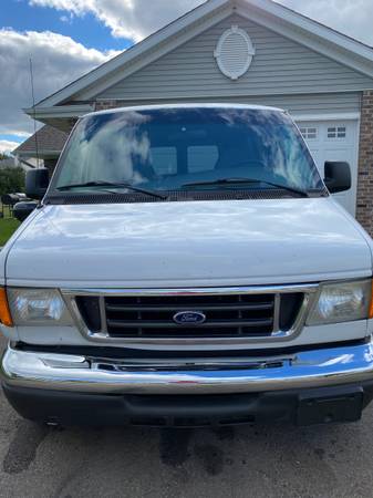 2007 Ford E150 cargo van for sale in Loves Park, IL – photo 2