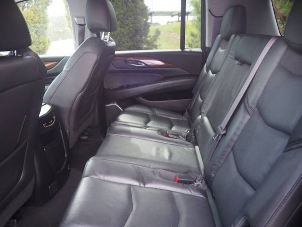 2017 Cadillac Escalade ESV Luxury 4x4 4WD Four Wheel SKU:HR175536 for sale in Englewood, CO – photo 19