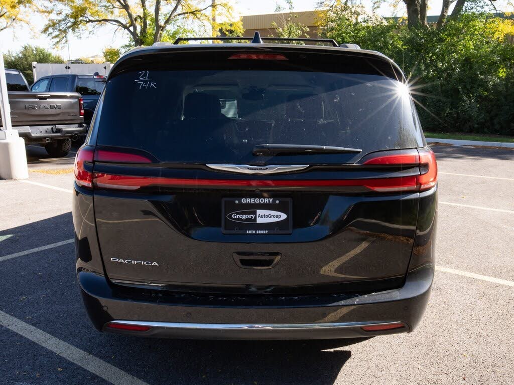 2021 Chrysler Pacifica Touring L FWD for sale in Libertyville, IL – photo 9