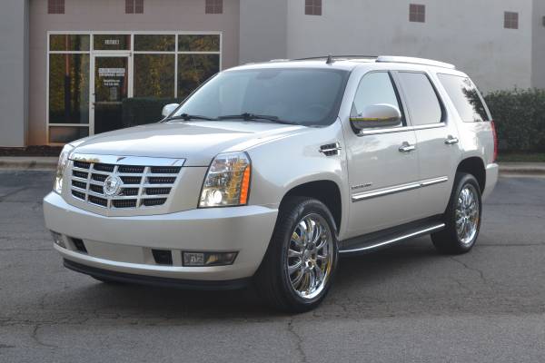 2011 CADILLAC ESCALADE - CLEAN TITLE - LOW MILES - LOADED -... for sale in Cary, NC – photo 9