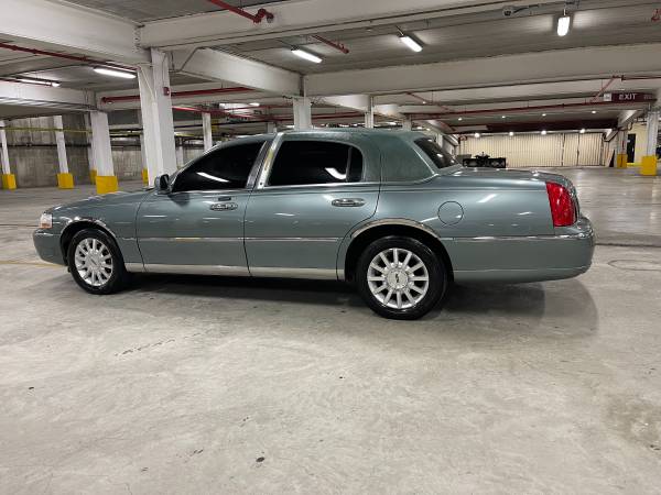 2006 Lincoln town car low miles for sale in Paterson, NJ – photo 3