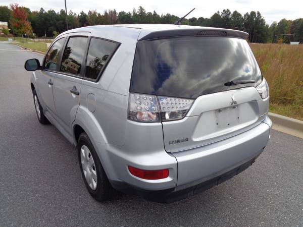 2010 Mitsubishi Outlander ES ++ 78,000 Miles ++ - cars & trucks - by... for sale in Greenville, NC – photo 5