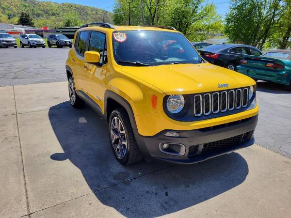 2016 Jeep Renegade Latitude 4x4 4dr SUV EVERYONE IS APPROVED! - cars for sale in Vandergrift, PA – photo 2