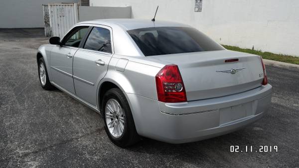 2008 CHRYSLER 300 TOURING***CLEAN***BAD CREDIT OK + LOW PAYMENTS !!!!! for sale in Hallandale, FL – photo 7