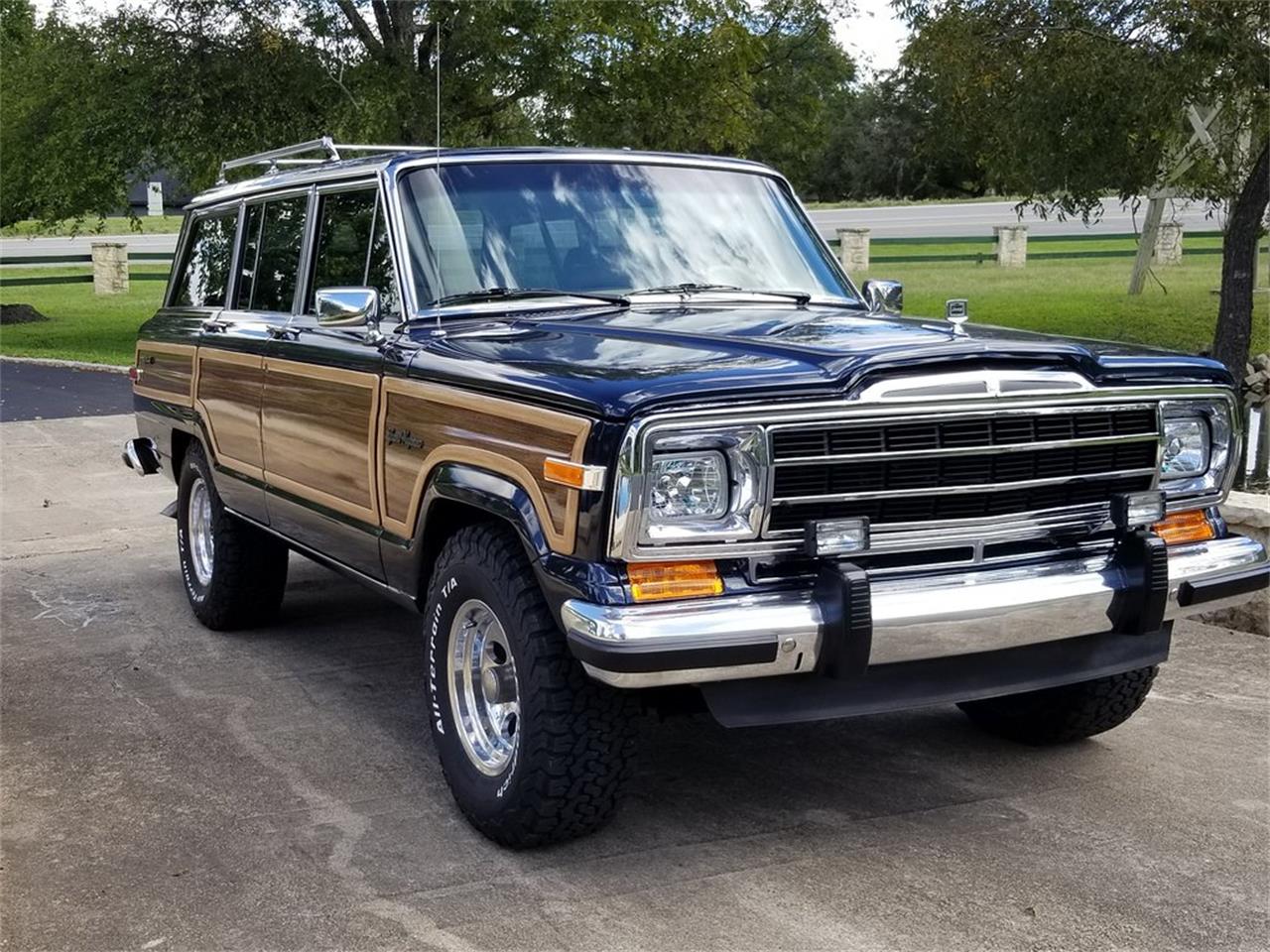 1989 Jeep Grand Wagoneer for sale in Kerrville, TX – photo 2