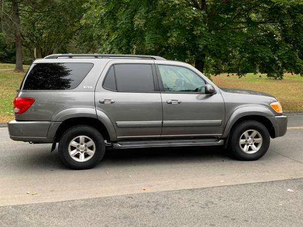 2006 Toyota Sequoia SR5 4X4! Very Clean ! for sale in Monroe, CT – photo 6