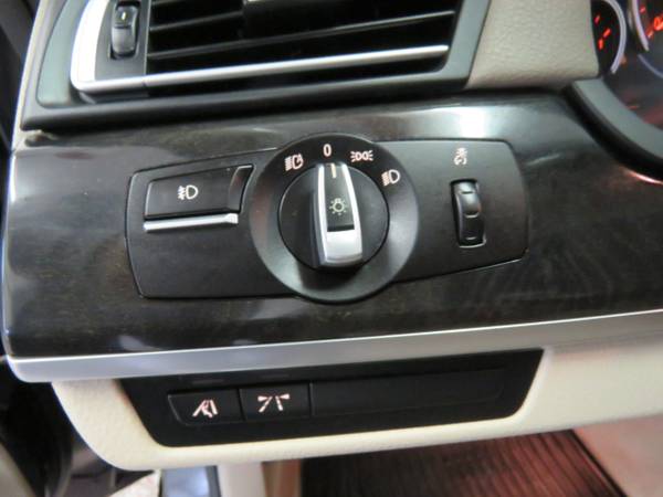 2011 BMW 7-Series 750Li xDrive - - by dealer - vehicle for sale in Sun Prairie, WI – photo 11