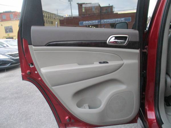 2013 Jeep Grand Cherokee Lerado 4WD **Supper Clean, Leather & back... for sale in Roanoke, VA – photo 14