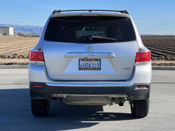 2012 Toyota Highlander SE suv Classic Silver Metallic - cars & for sale in Salinas, CA – photo 8