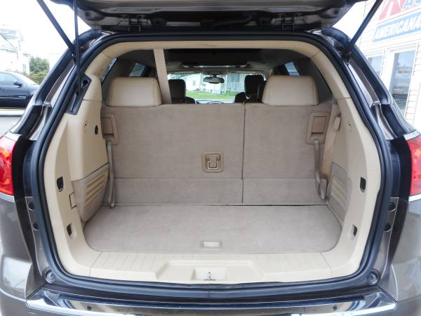 2010 BUICK ENCLAVE CXL for sale in Waterloo, IA – photo 6