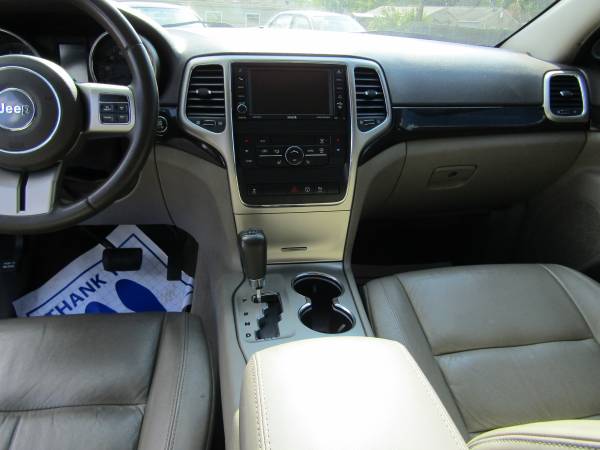 2013 Jeep Grand Cherokee Laredo 4x4 4dr SUV - - by for sale in TROY, OH – photo 12
