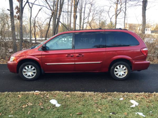 2005 Chrysler Town and Country for sale in Southington , CT