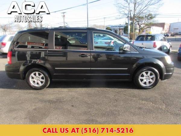 2010 Chrysler Town and Country 4dr Wgn Touring Plus Minivan - cars & for sale in Lynbrook, NY – photo 6