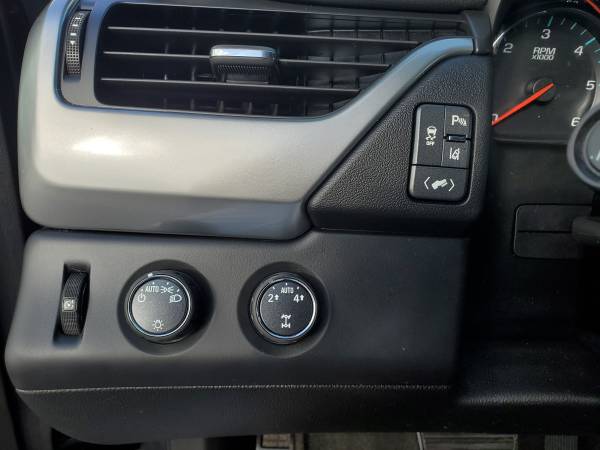 2015 Chevrolet Suburban 4WD LT Sport Utility 4D Trades Welcome Financi for sale in Harrisonville, KS – photo 21