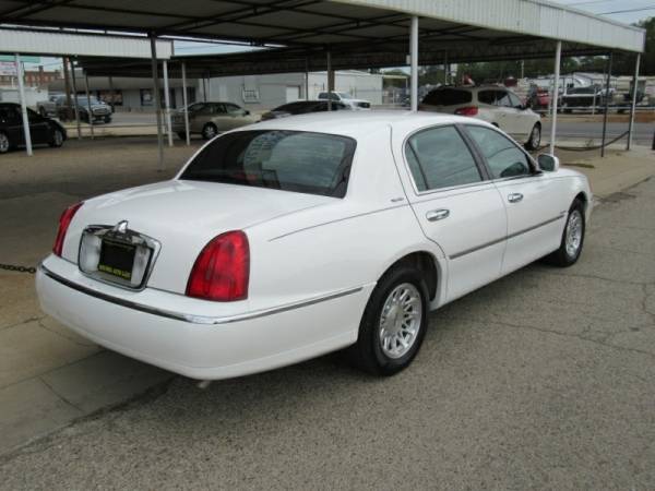 1998 Lincoln Town Car 4dr Sdn Signature - - by dealer for sale in Cleburne, TX – photo 8