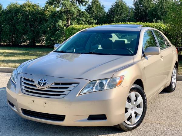 Toyota Camry Clean Carfax! LOW MILES! 4 Cylinder! - cars & trucks -... for sale in Schaumburg, IL