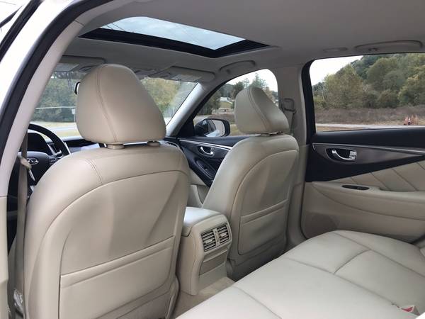 2015 INFINITI Q50 Premium * 1 Owner * Leather * Back-Up Cam * Sunroof for sale in Sevierville, TN – photo 12