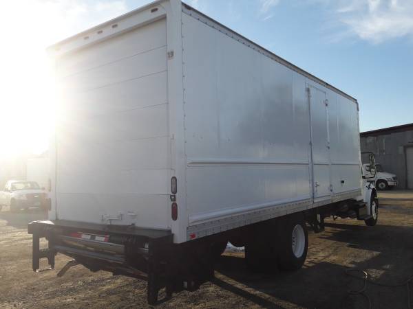 2013 FREIGHTLINER M2 106 26 FEET BOX TRUCK WITH LIFTGATE - cars & for sale in San Jose, CA – photo 9