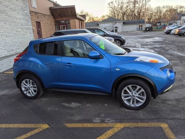 2011 Nissan Juke - - by dealer - vehicle automotive sale for sale in Evansdale, IA – photo 9