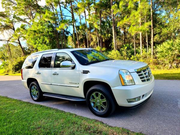 2007 Cadillac Escalade Luxury SUV - cars & trucks - by owner -... for sale in Port Saint Lucie, FL – photo 4