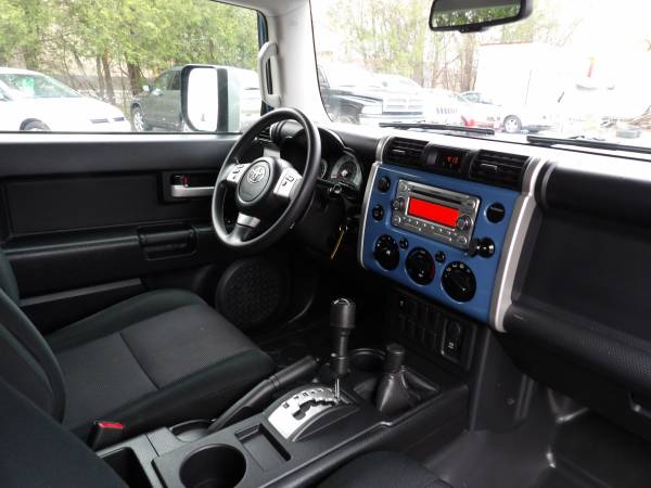 2011 TOYOTA FJ CRUISER 4WD - - by dealer - vehicle for sale in St. Albans, VT – photo 17