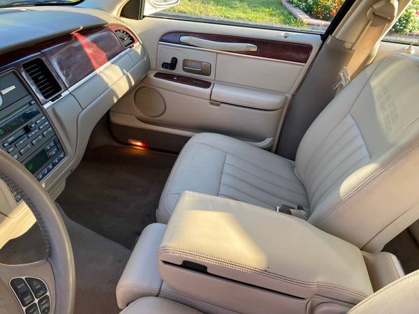 2003 Lincoln Town Car Executive 44k for sale in North Babylon, NY – photo 8