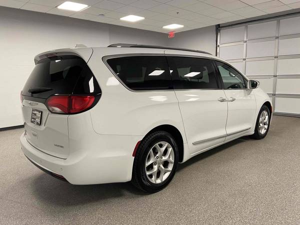 2020 Chrysler Pacifica Limited - - by dealer - vehicle for sale in Highlands Ranch, CO – photo 15