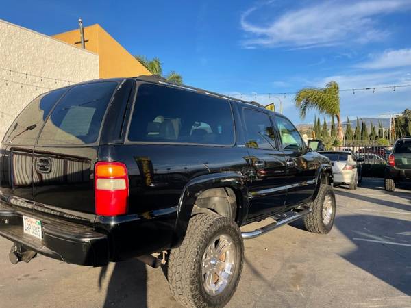 2001 Chevrolet Suburban 4dr 1500 Limited with Rear wheel drive for sale in Santa Paula, CA – photo 4