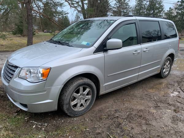 08 town and country for sale in Chittenango, NY