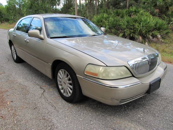 Lincoln Town Car - cars & trucks - by owner - vehicle automotive sale for sale in Labelle, FL