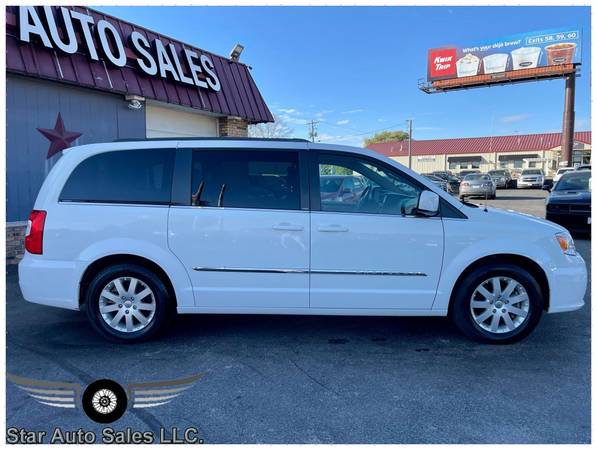 2014 Chrysler Town & Country Touring - - by dealer for sale in Rochester, MN – photo 7
