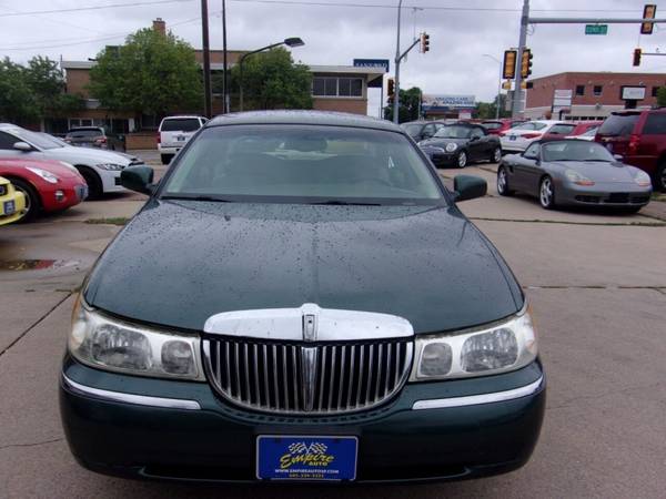1998 Lincoln Town Car Signature 4dr Sedan with - - by for sale in Sioux Falls, SD – photo 5