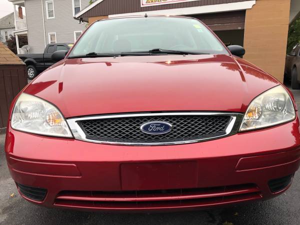 05 Ford Focus Se for sale in New Bedford, MA – photo 2