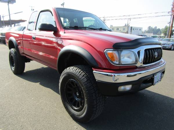 2004 Toyota Tacoma XtraCab Manual 4X4 BURGANDY LIFTED WHEELED UP for sale in Milwaukie, OR – photo 4
