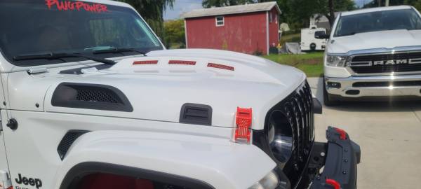 2021 Jeep Gladiator 2, 828 miles for sale in Napoleon, MI – photo 5
