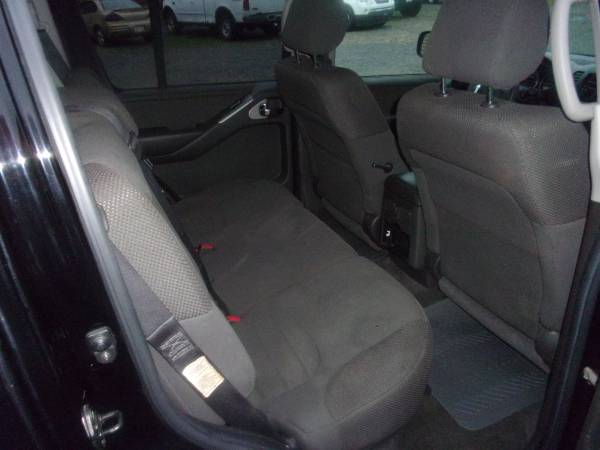 2006 Nissan Pathfinder 4 x 4 (3) Row Seat for sale in fall creek, WI – photo 8
