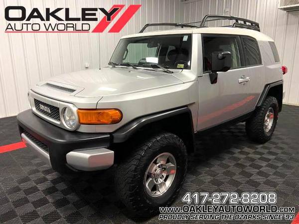2008 Toyota FJ Cruiser 4x4 suv Silver - - by dealer for sale in Branson West, MO