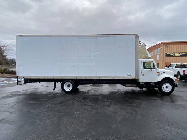 2001 international 28FT box truck 4700 DT466E 1owner low miles 89k for sale in Tacoma, WA – photo 5