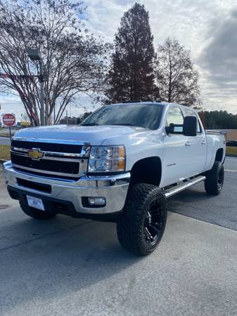 Lifted 14 duramax LTZ 4x4 clean title southern truck sharp ride for sale in Easley, SC – photo 10