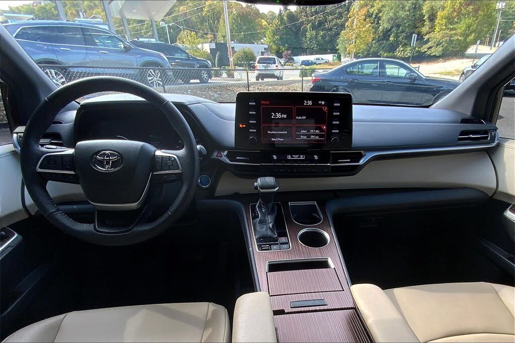 2021 Toyota Sienna XLE 8-Passenger FWD for sale in Roanoke, VA – photo 12