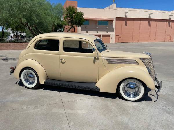1937 Ford Sedan Deluxe Humpback Classic Beauty - Showroom Condition for sale in Scottsdale, AZ – photo 2