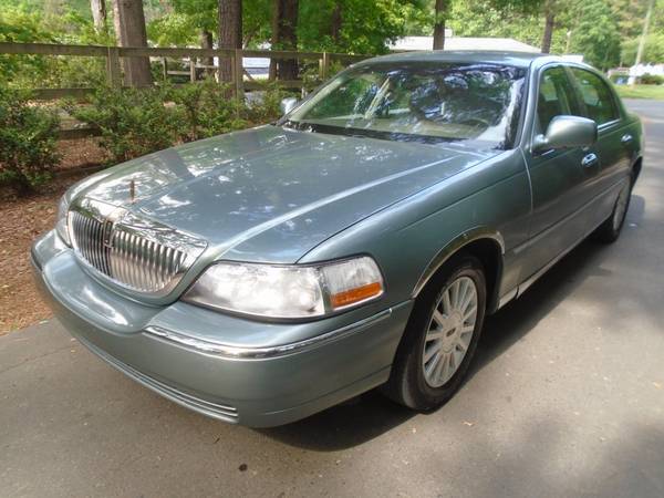 2004 Lincoln Town Car, 63K miles, cln Carfax, 17 serv rcrds new for sale in Matthews, NC