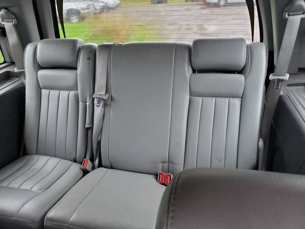 2006 Lincoln Navigator Luxury 4x4!! LOW MILES!! for sale in Hermantown, MN – photo 12