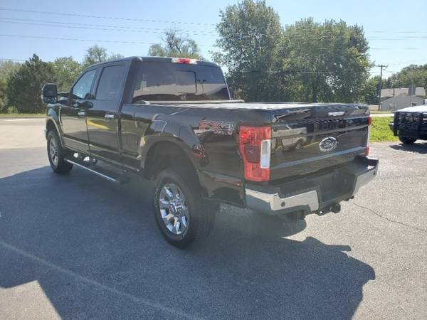 2017 Ford Super Duty F250 Lariat FX4 4x4 Crew Cab Easy Finance for sale in Lees Summit, MO – photo 18