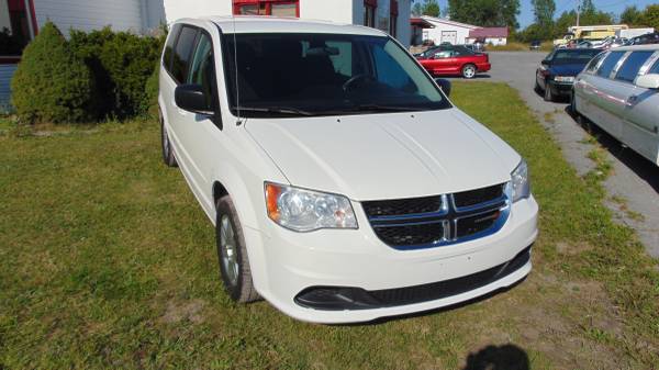 2012 DODGE GRAND CARAVEN SE WHITE ON BLACK for sale in Watertown, NY – photo 2