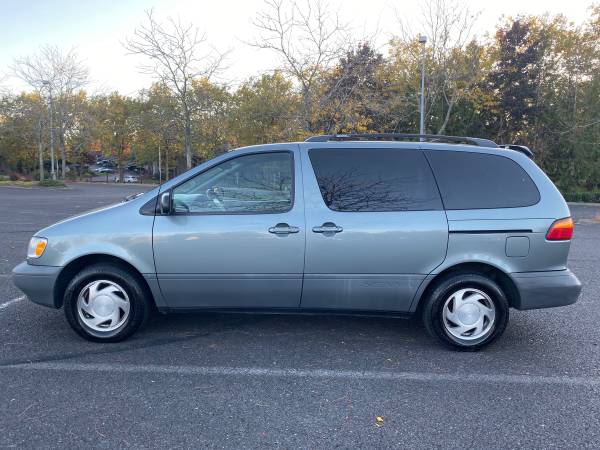 2000 Toyota Sienna LE ( MINIVAN) LOW MILES for sale in Portland, OR – photo 7