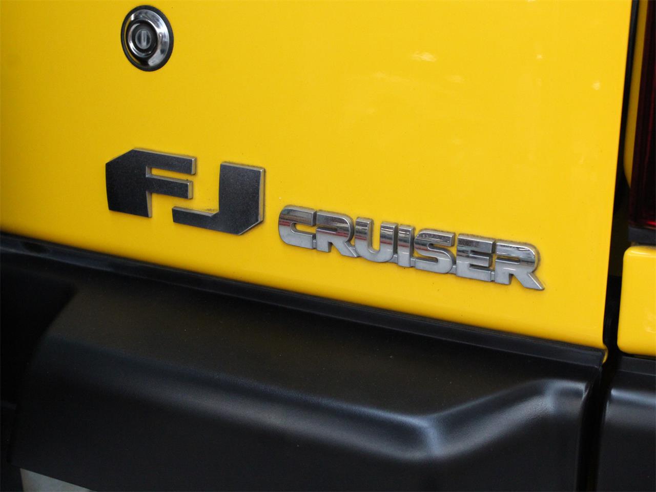 2010 Toyota FJ Cruiser for sale in Christiansburg, VA – photo 49