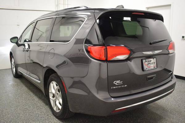 2020 Chrysler Pacifica Limited - - by dealer - vehicle for sale in Shawnee, MO – photo 13