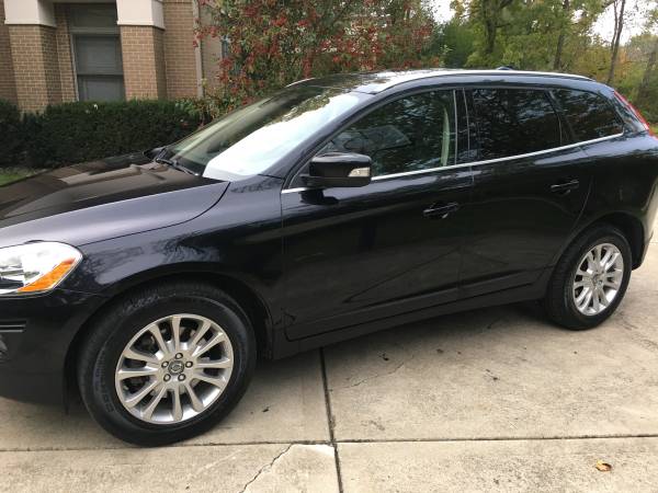 2010 Volvo XC60 T6 AWD Wagon for sale in Highland Park, IL – photo 2